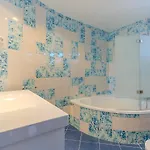 Bright & Inviting 2-bedroom Apt, Marina * Αλμπουφέιρα