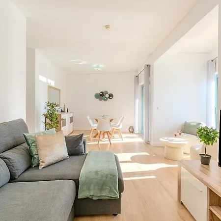 Bright & Inviting 2-bedroom Apt, Marina Διαμέρισμα *