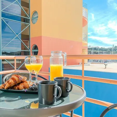 Διαμέρισμα Bright & Inviting 2-bedroom Apt, Marina *