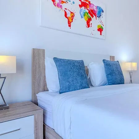 Apartment Bright & Inviting 2-bedroom Apt, Marina